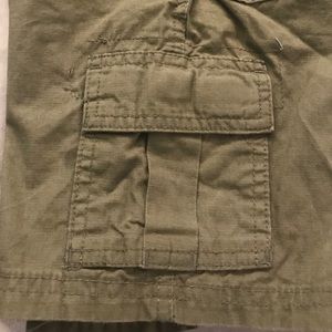 Children’s Place cargo shorts sz 5 boys